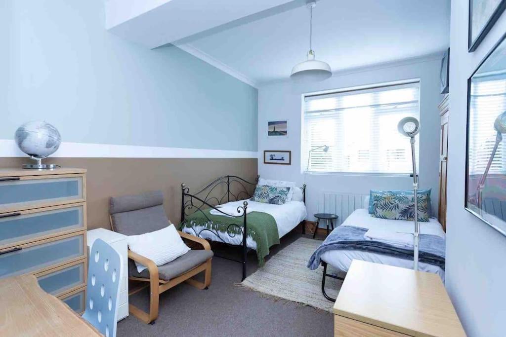 Seafront With Fabulous Sea Views