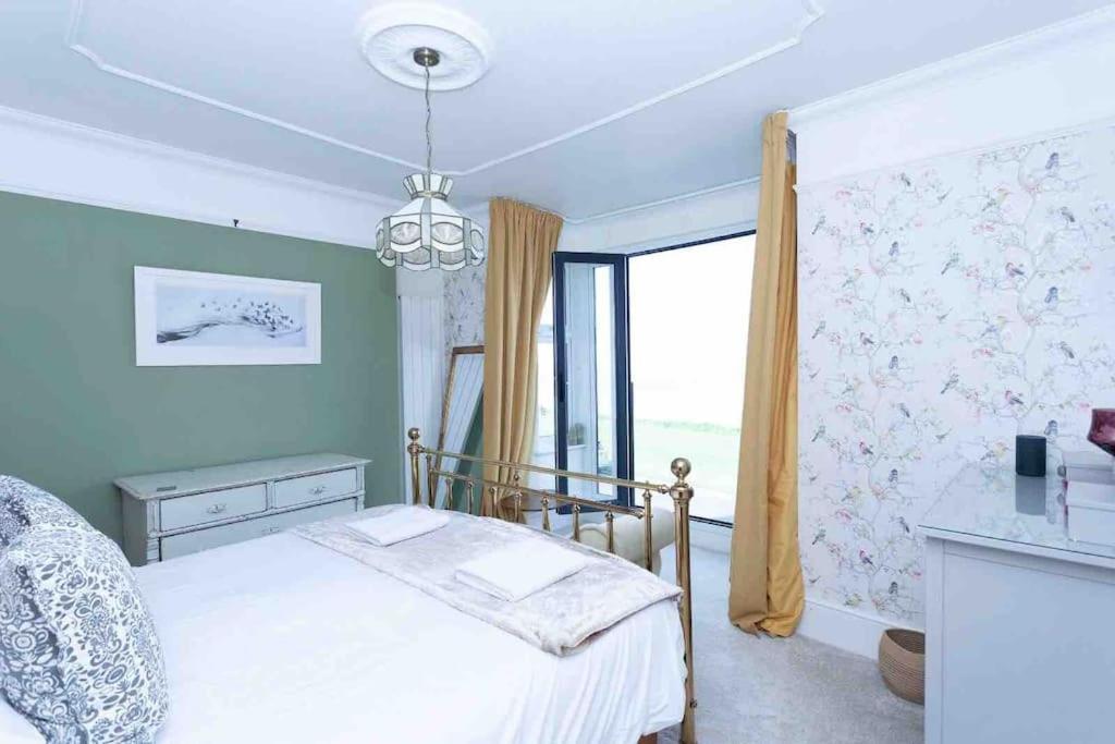 Сasa de vacaciones Seafront With Fabulous Sea Views *